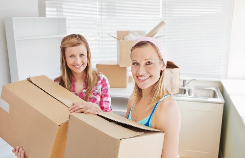 Packing and protecting household items for a Cockfosters relocation